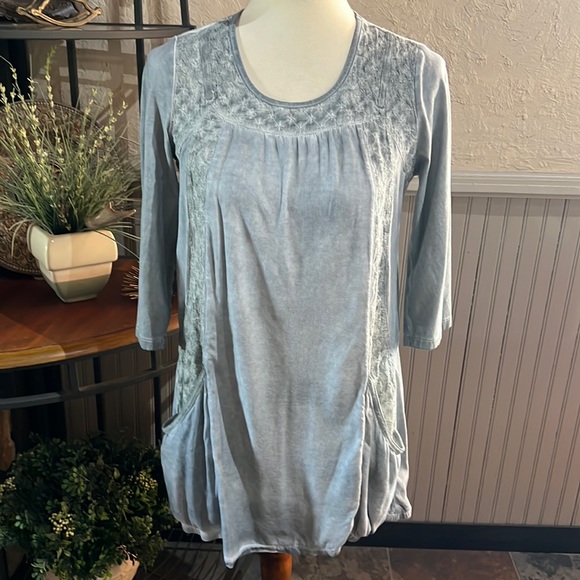 Ania.A* Top - Picture 1 of 6